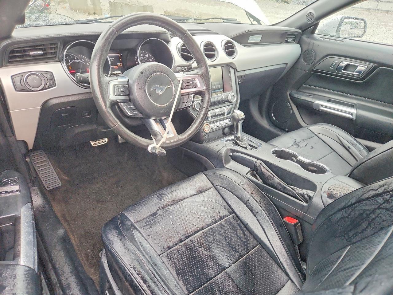 2015 Ford Mustang - zdjęcie 8