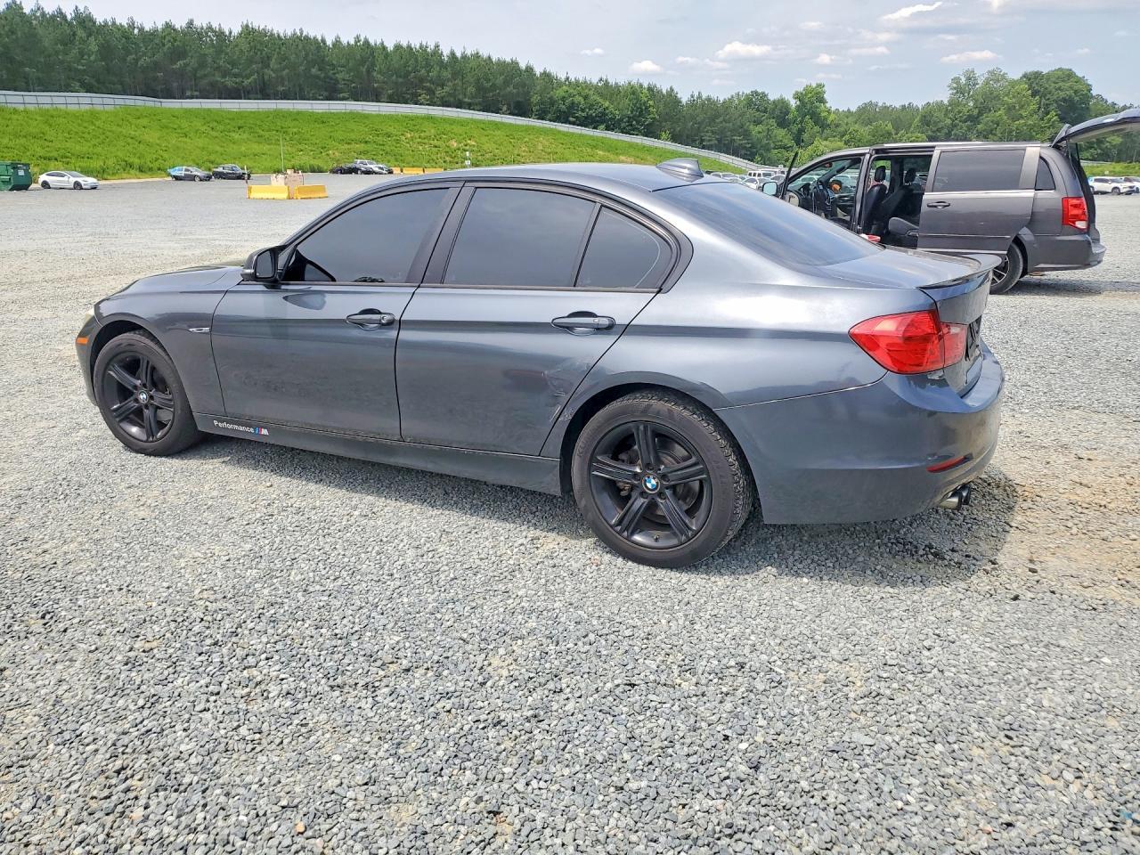 2013 BMW Seria 3 328i - zdjęcie 2