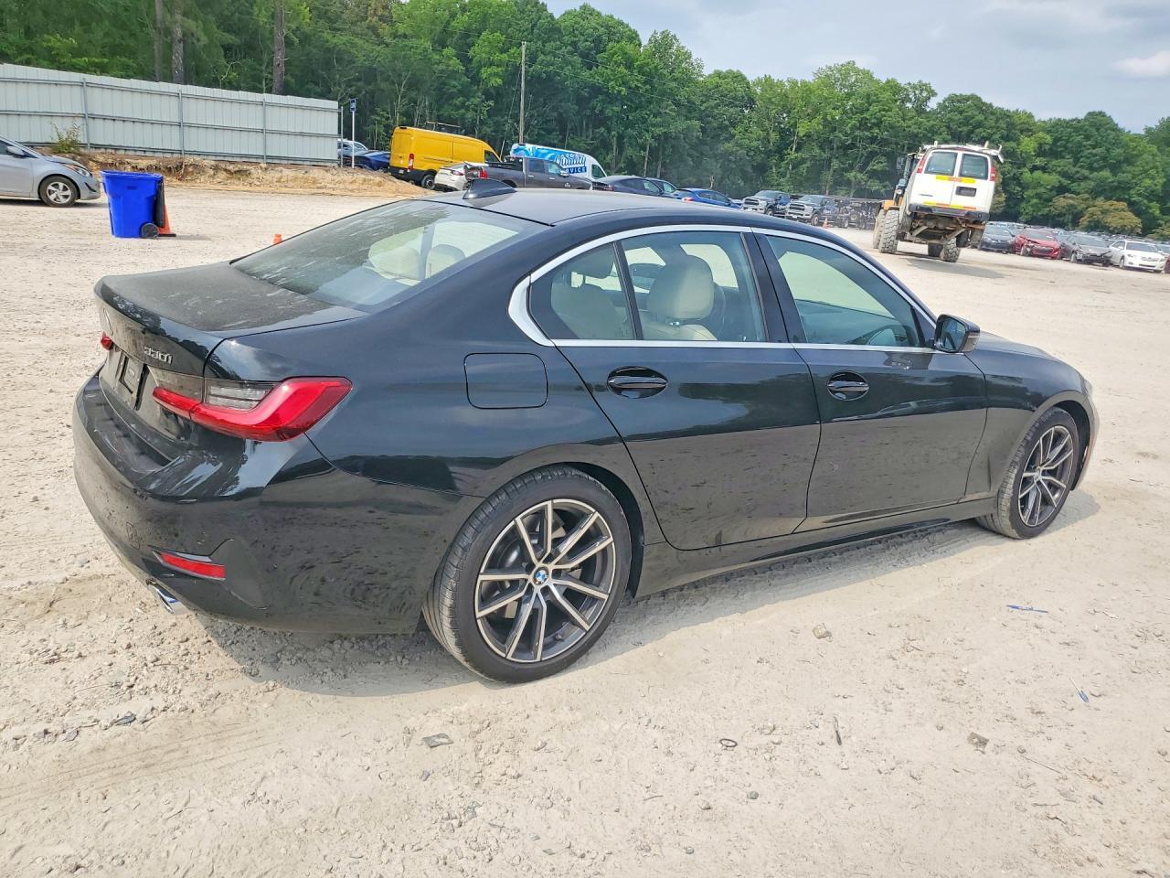 2021 BMW 330I - zdjęcie 3