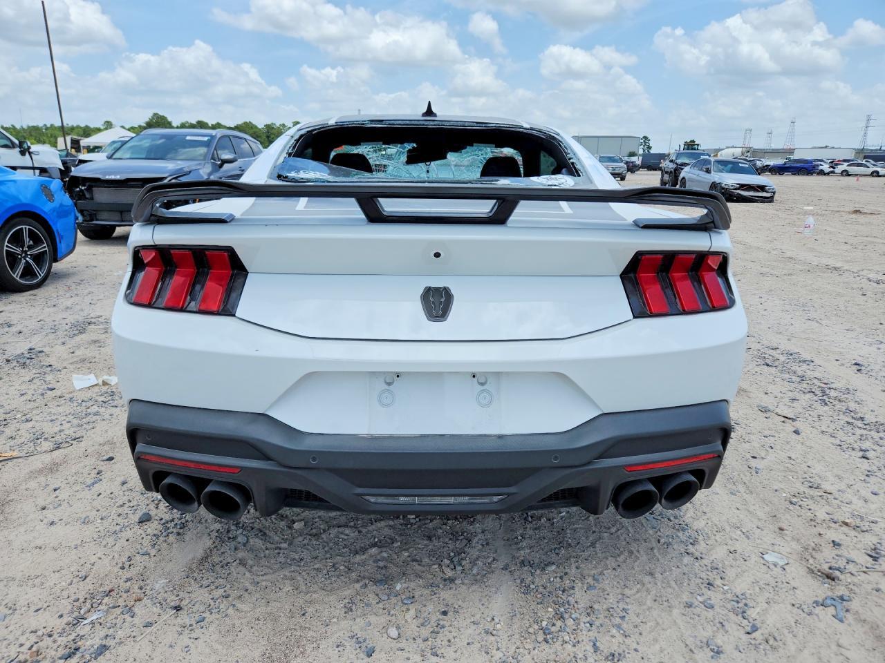 2024 Ford Mustang Dark Horse - zdjęcie 6