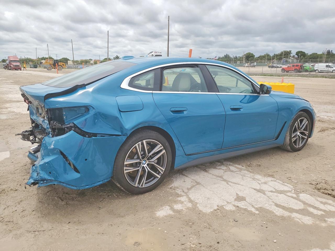 2025 BMW 430Xi Gran Coupe - zdjęcie 3