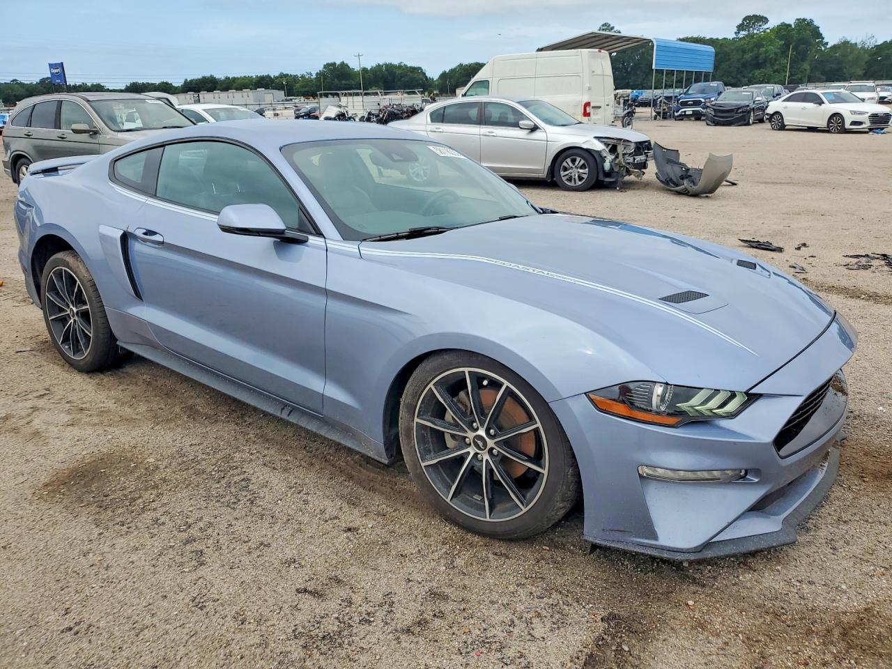 2022 Ford Mustang - zdjęcie 4