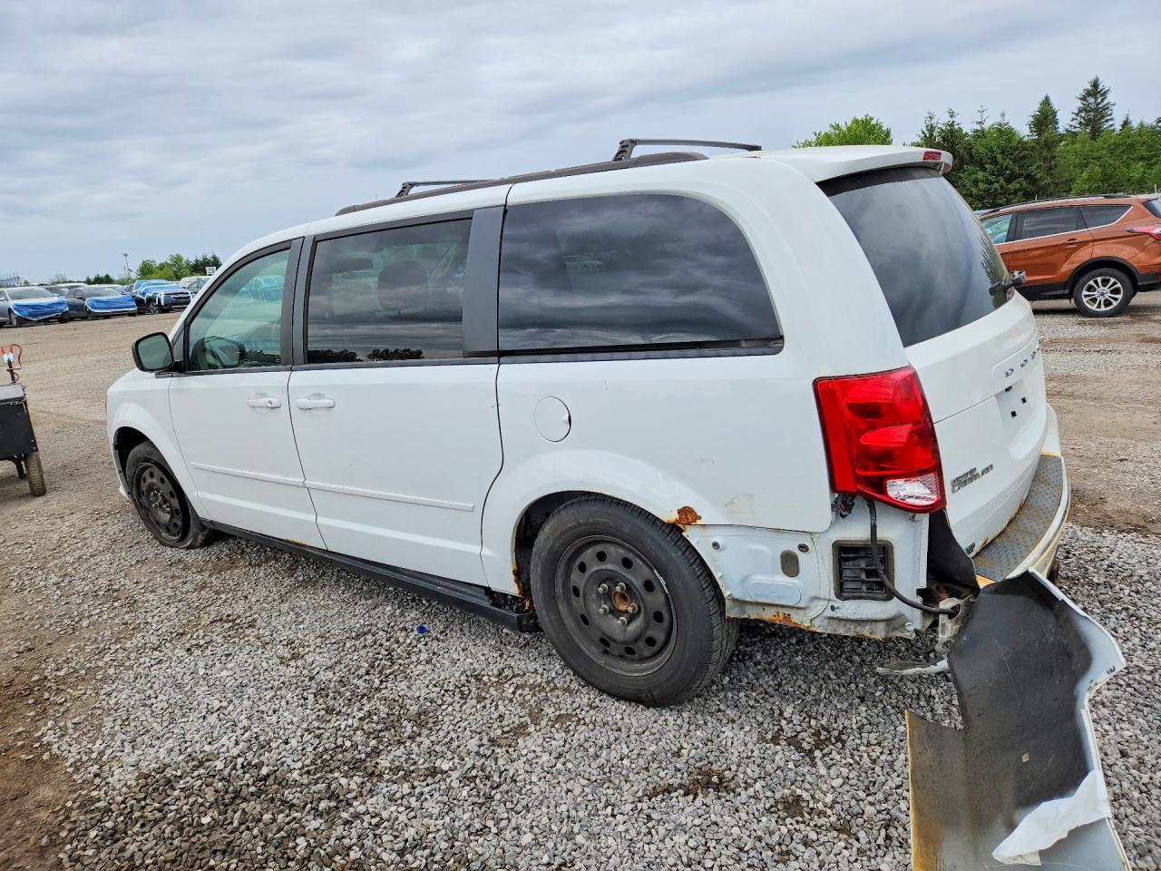 2014 Dodge Caravan - zdjęcie 2