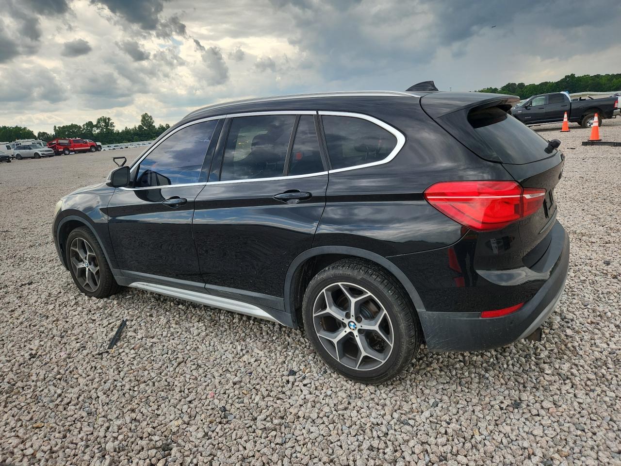 2017 BMW X1 xDrive28I - zdjęcie 2