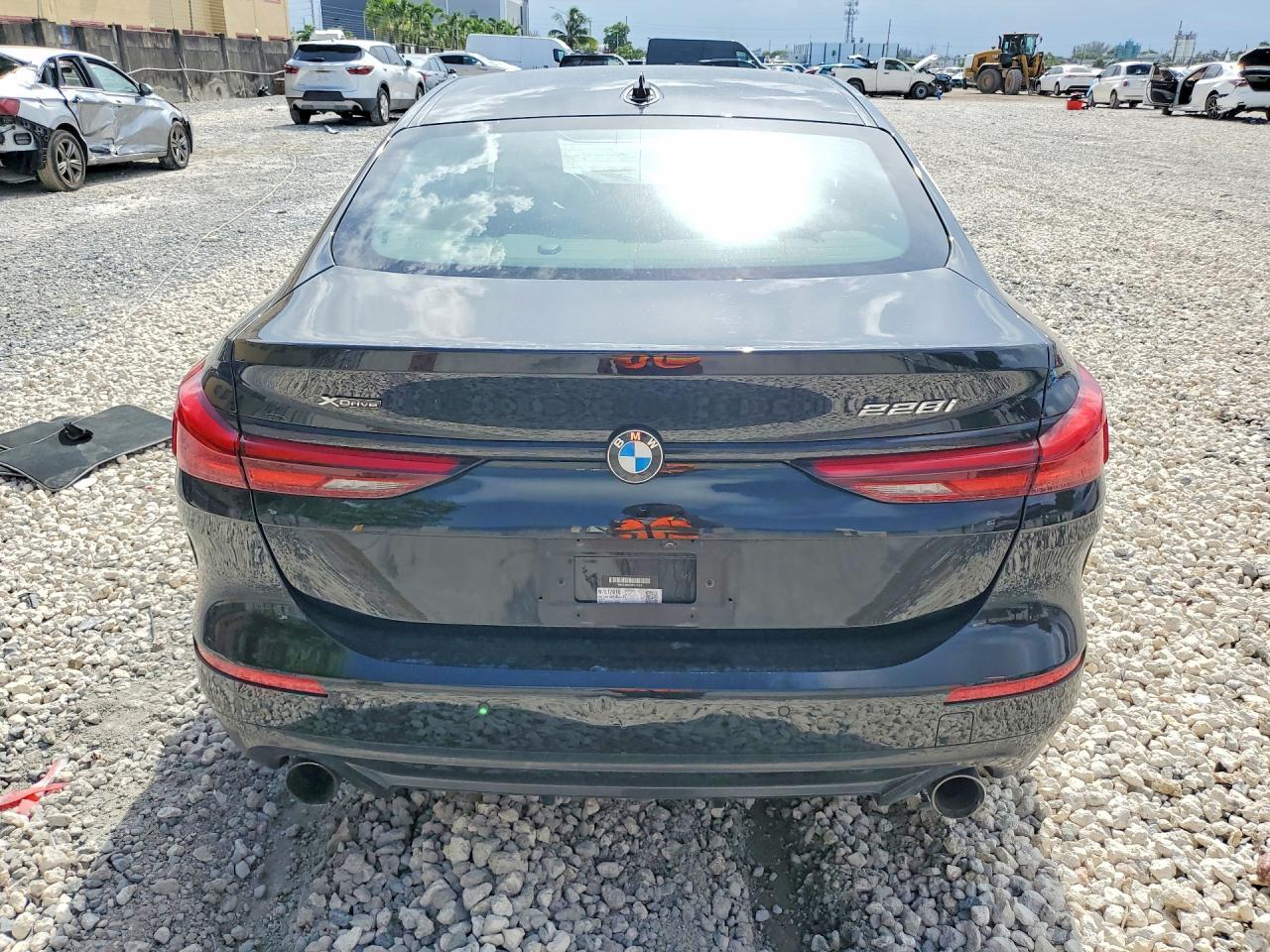 2022 BMW Seria 2 228i - zdjęcie 6