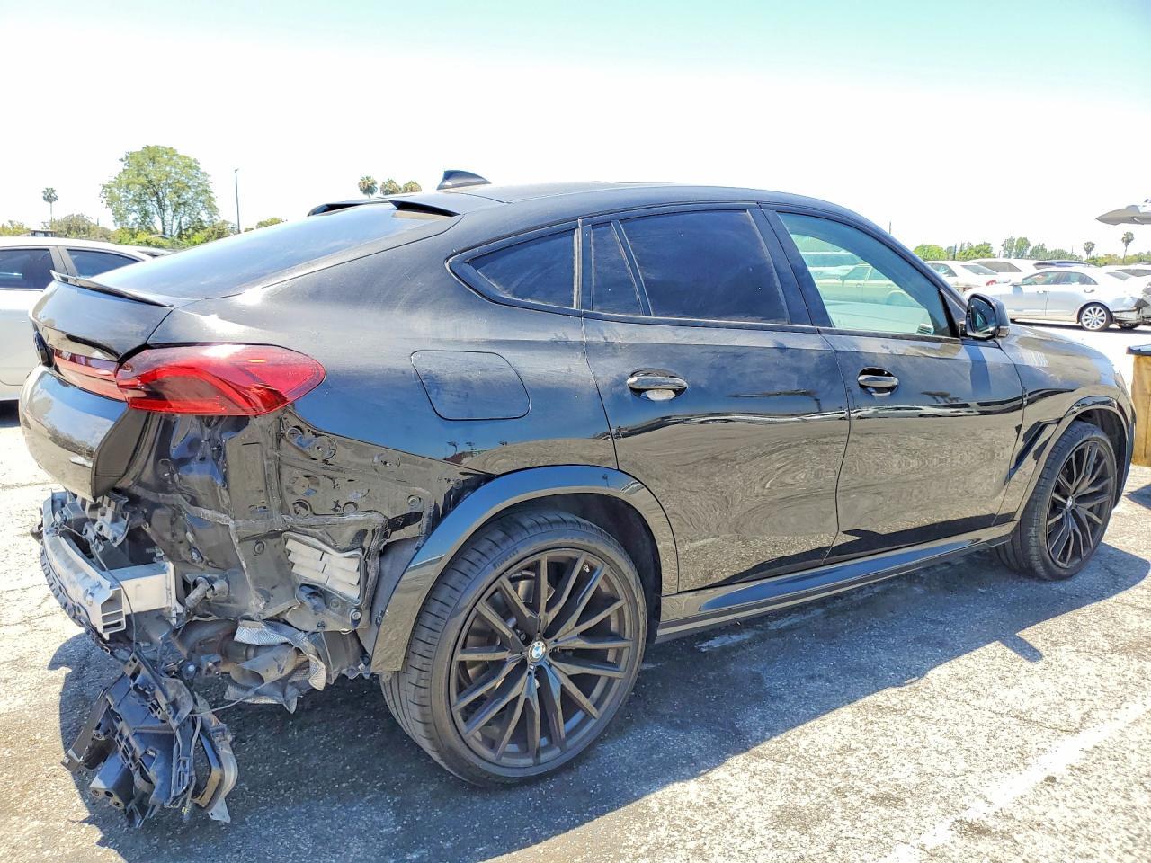 2022 BMW X6 xDrive40I - zdjęcie 3