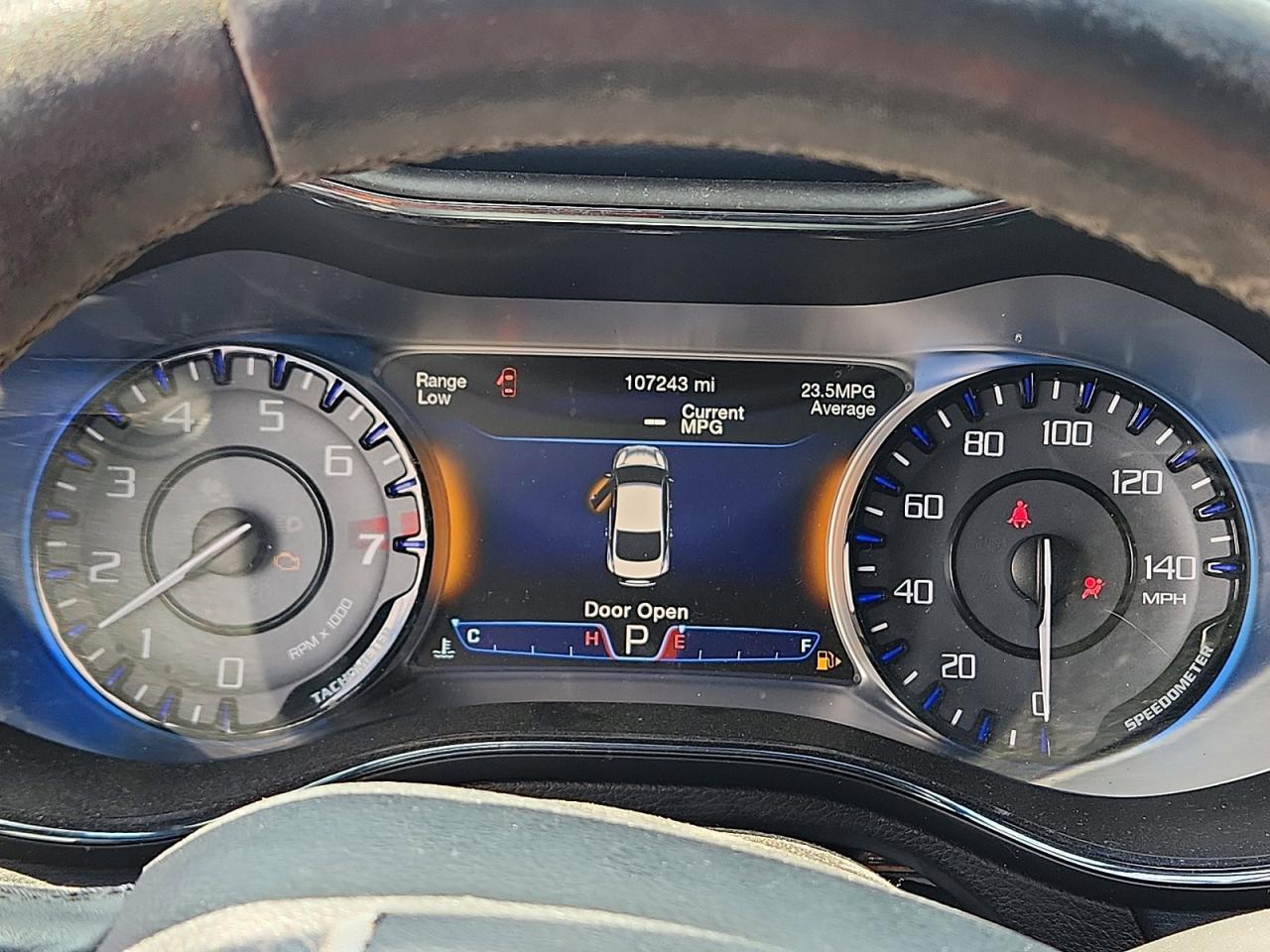 2015 Chrysler 200 - zdjęcie 9