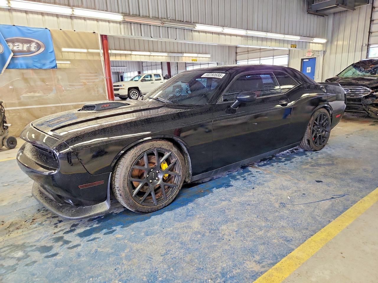 2015 Dodge Challenger R - zdjęcie główne