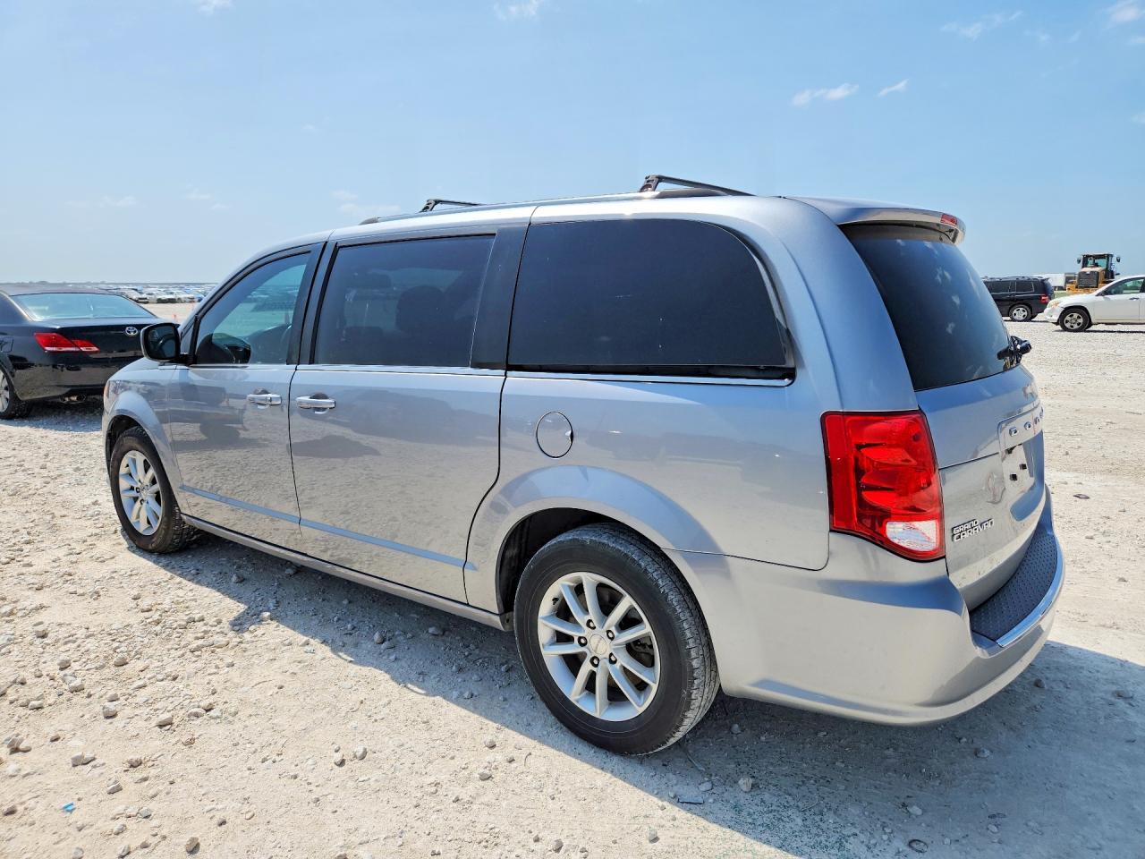 2020 Dodge Grand Caravan Sxt - zdjęcie 2