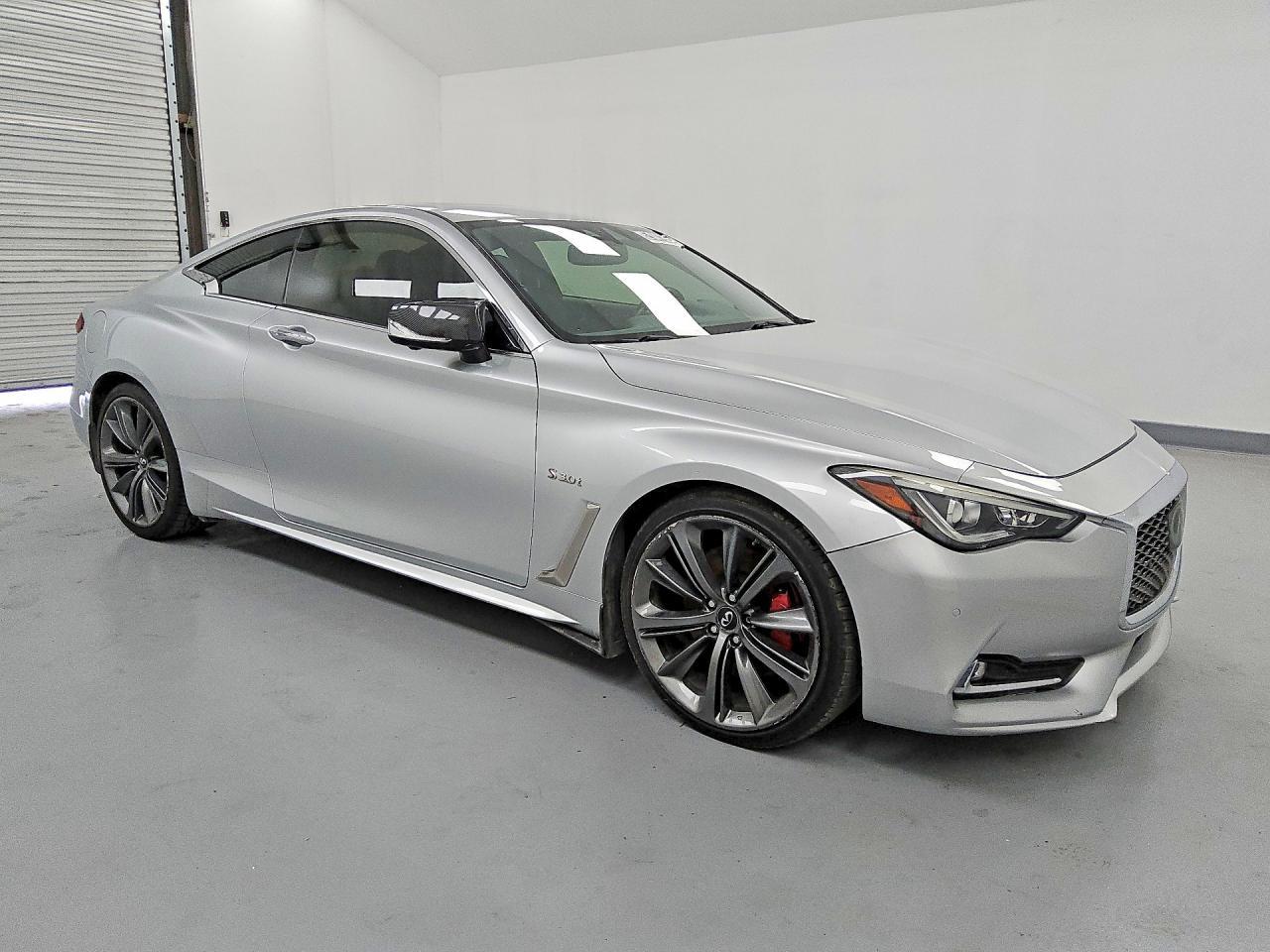 2017 Infiniti Q60 Red Sport 400 - zdjęcie 4
