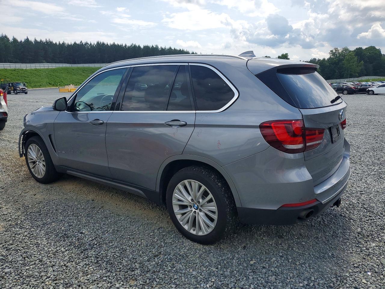 2016 BMW X5 xDrive35I - zdjęcie 2