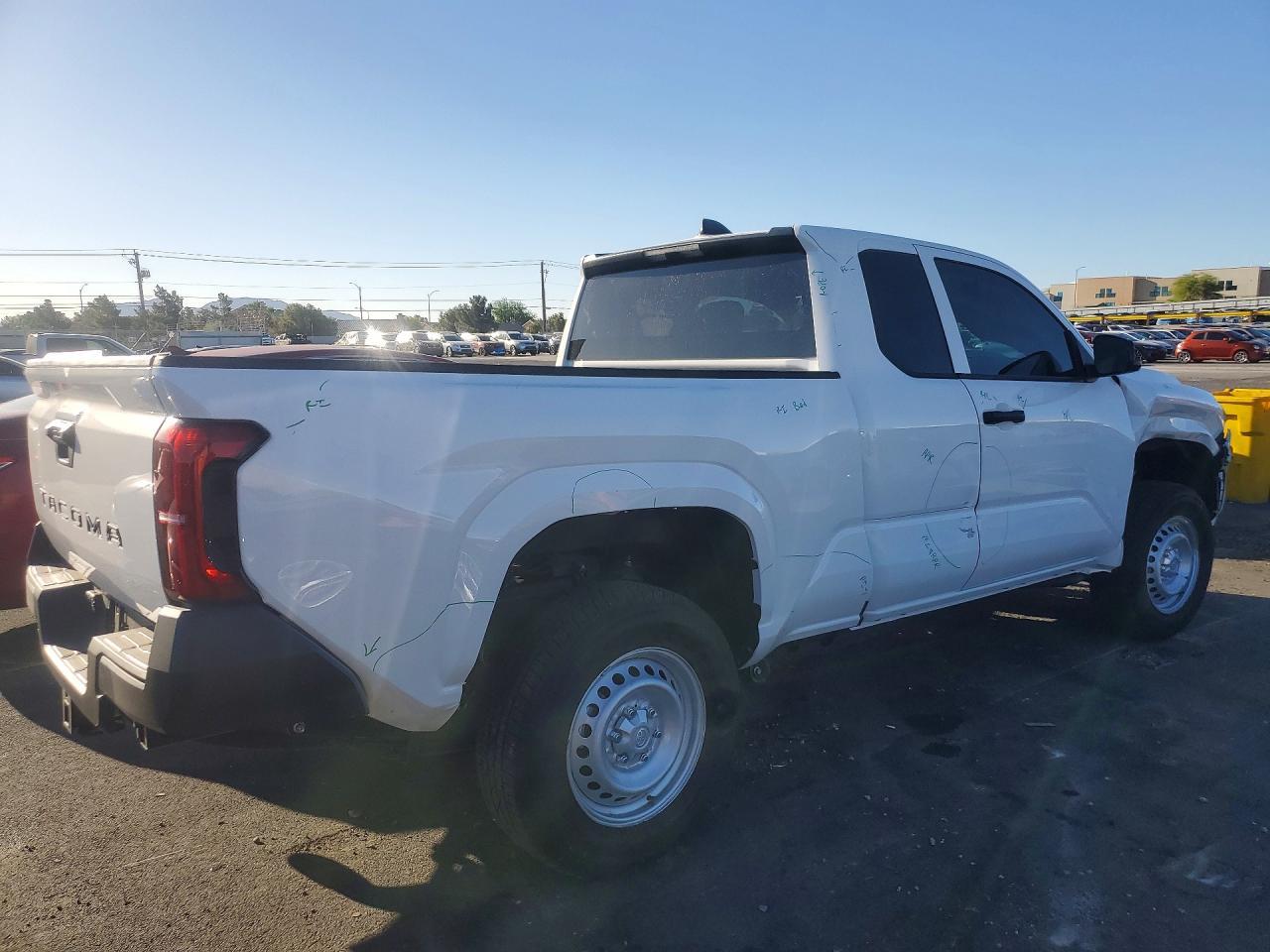2026 Toyota Tacoma Sr - zdjęcie 3