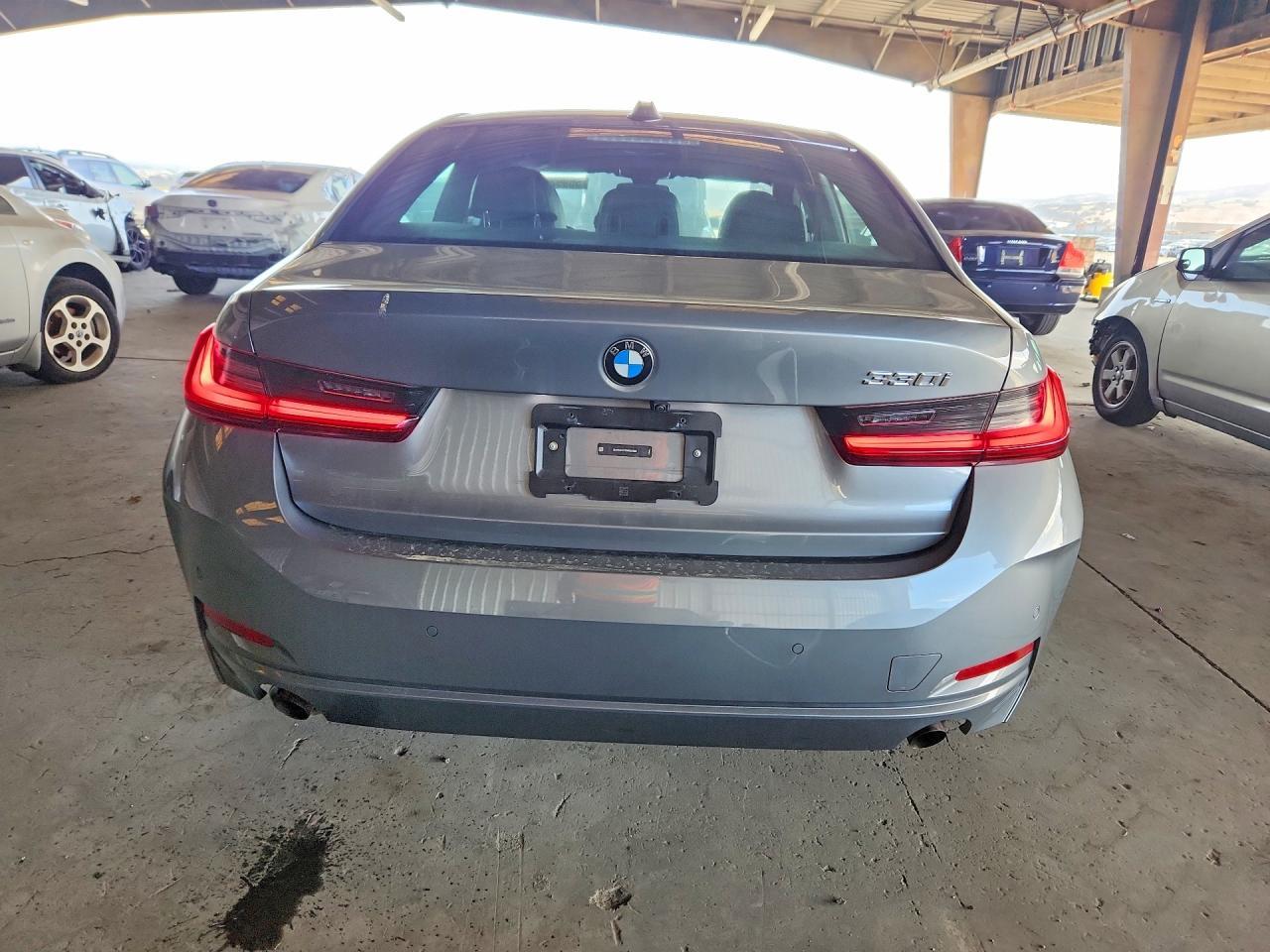 2024 BMW 330I - zdjęcie 6