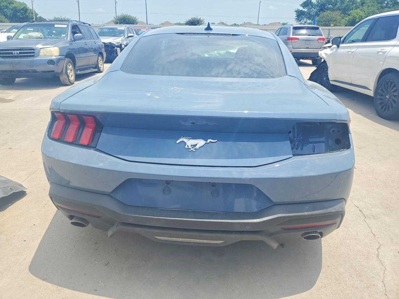 2025 Ford Mustang - zdjęcie 6