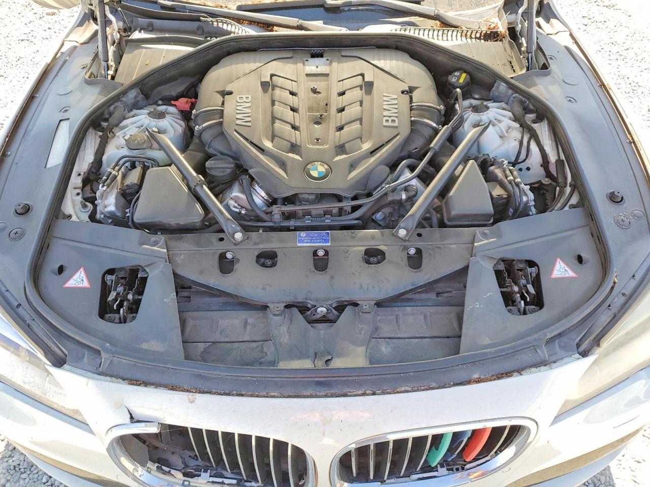 2015 BMW 750 Li - zdjęcie 11