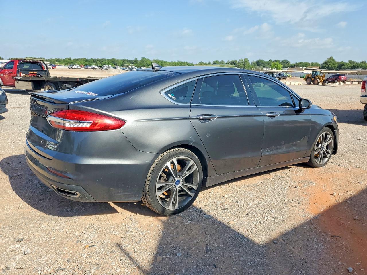 2019 Ford Fusion Titanium - zdjęcie 3