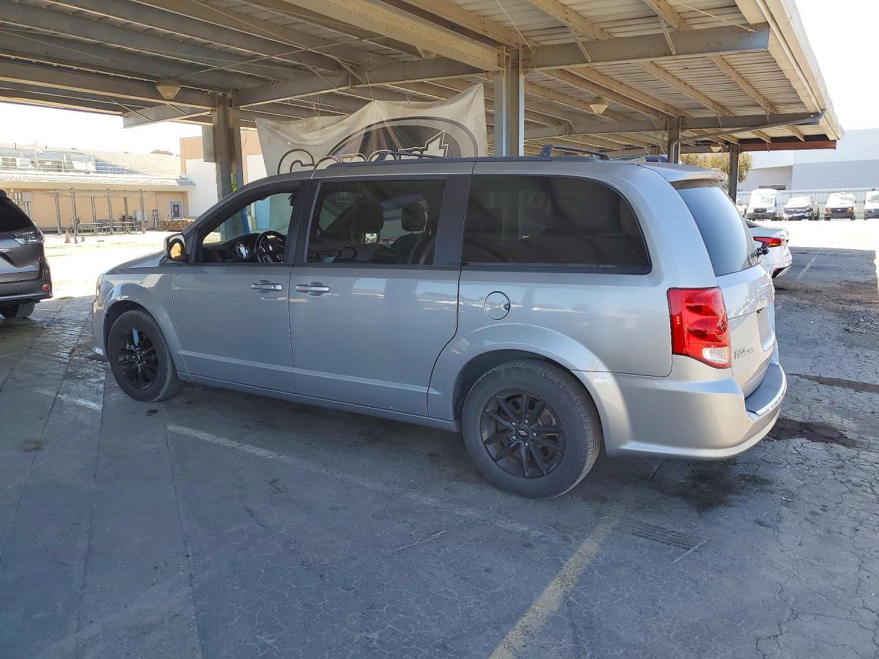 2019 Dodge Grand Caravan Gt - zdjęcie 2