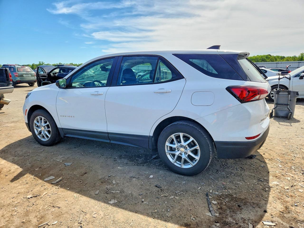 2024 Chevrolet Equinox Ls - zdjęcie 2