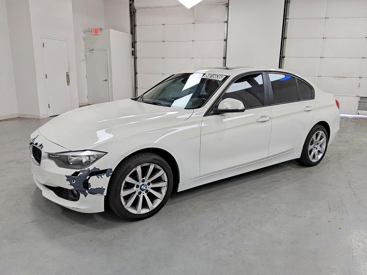 2015 BMW Seria 3 328i - zdjęcie główne