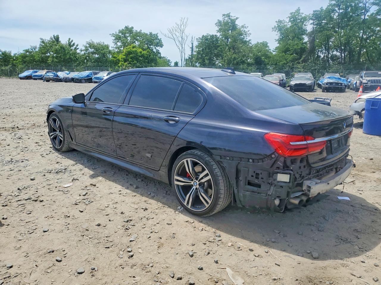 2016 BMW 750 I - zdjęcie 2