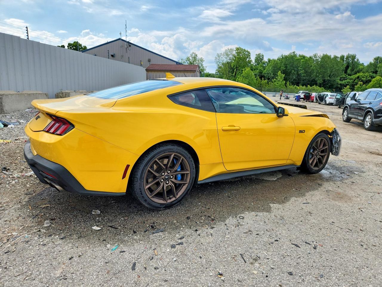2024 Ford Mustang Gt - zdjęcie 3