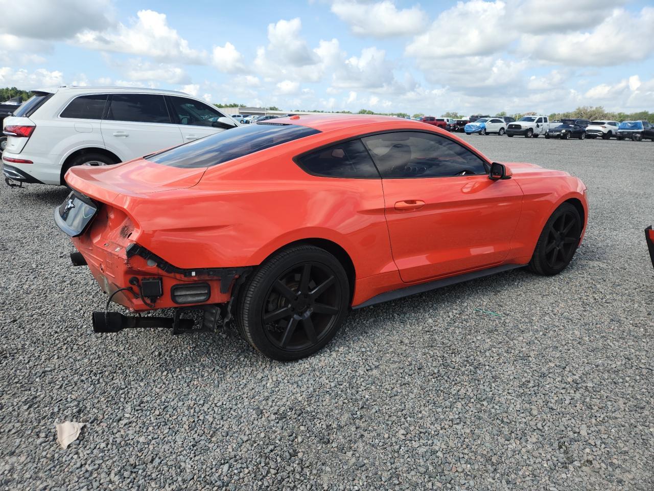 2015 Ford Mustang - zdjęcie 3