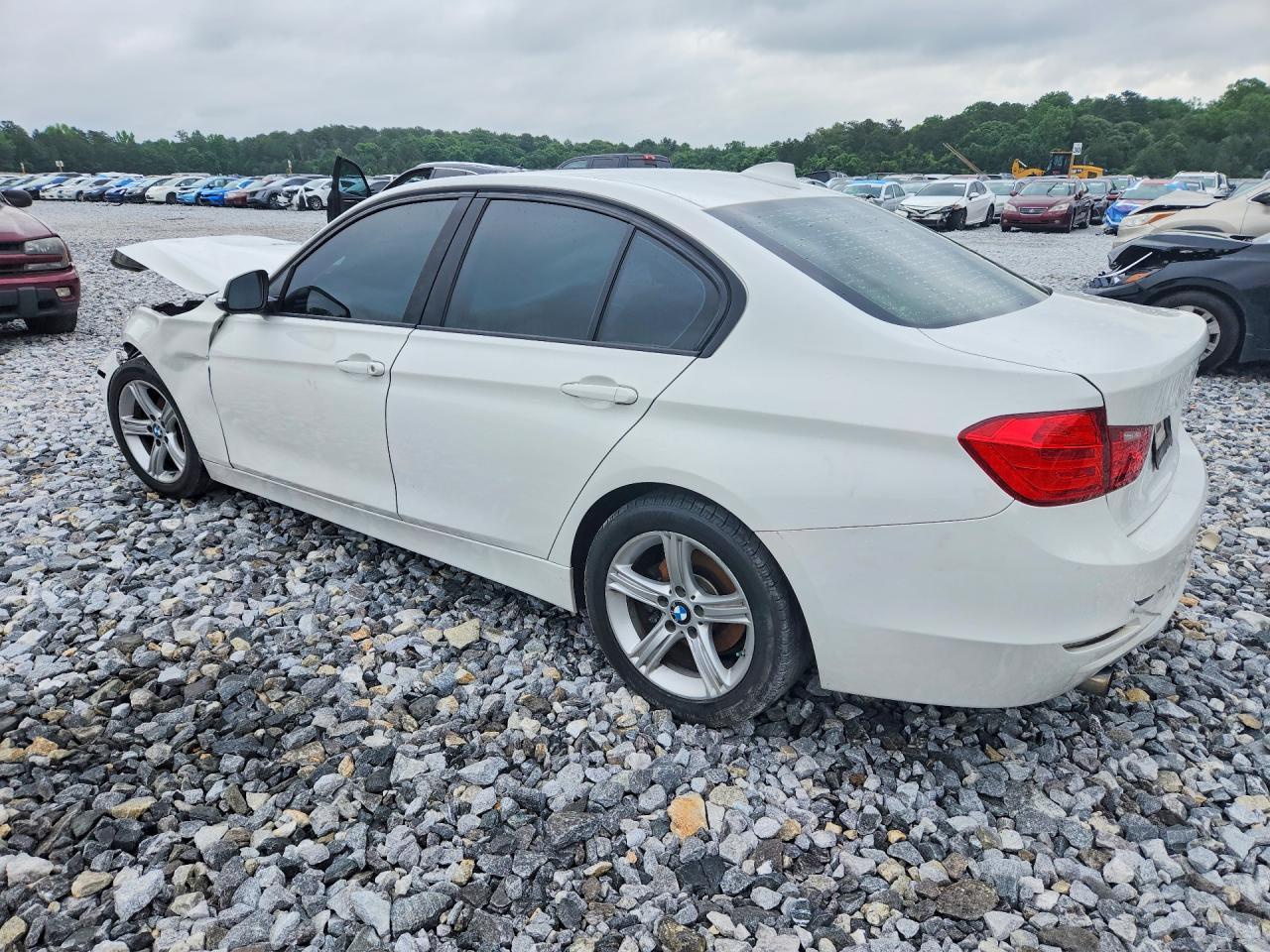 2014 BMW 320 - zdjęcie 2