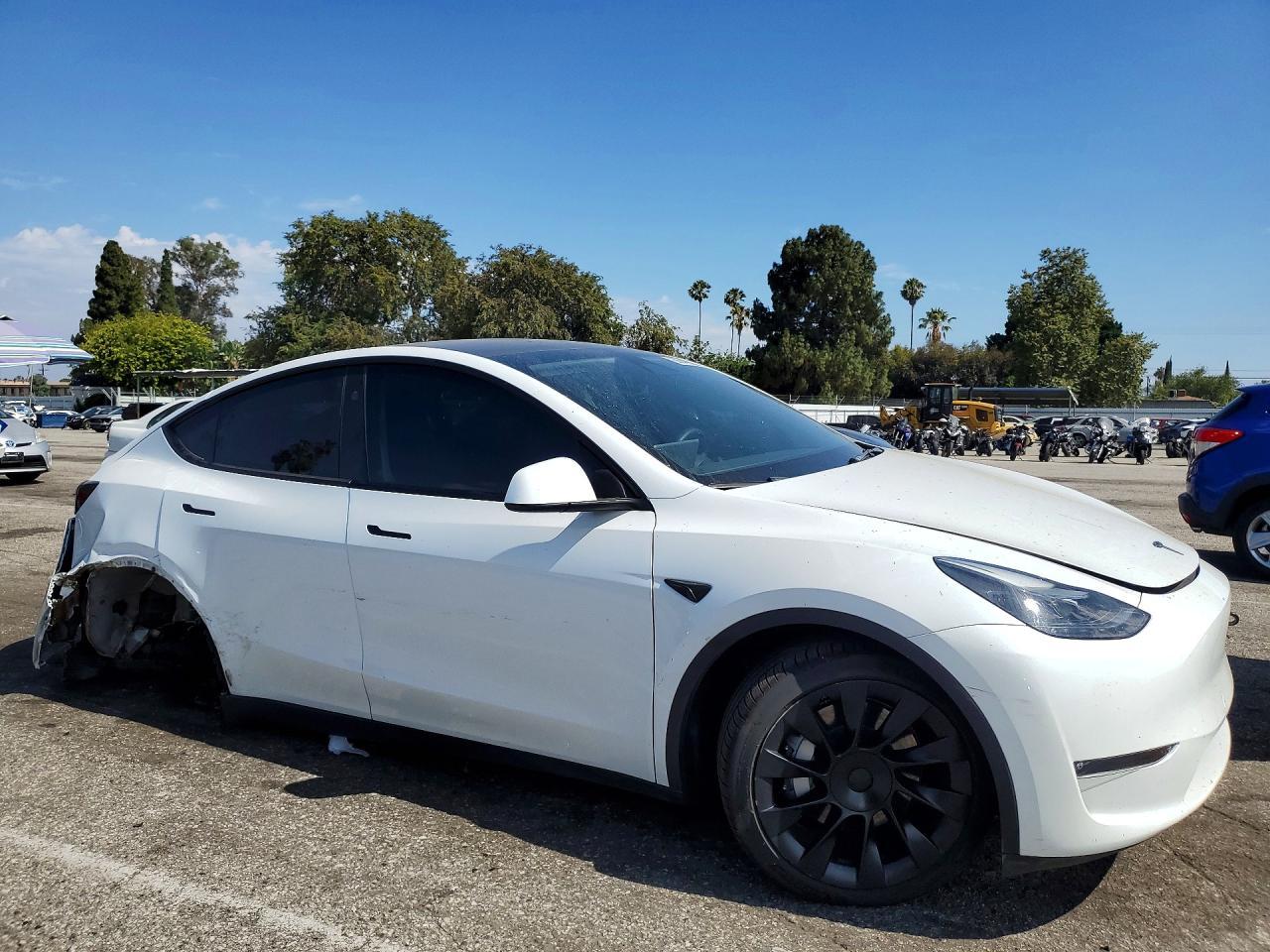 2023 Tesla Model Y - zdjęcie 4