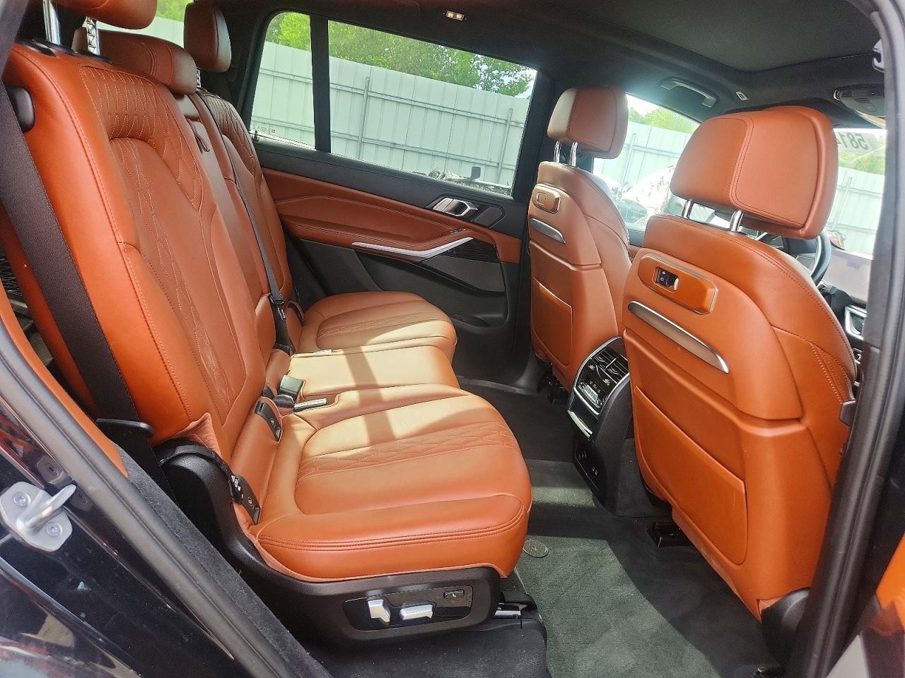 2023 BMW X7 xDrive40I - zdjęcie 11