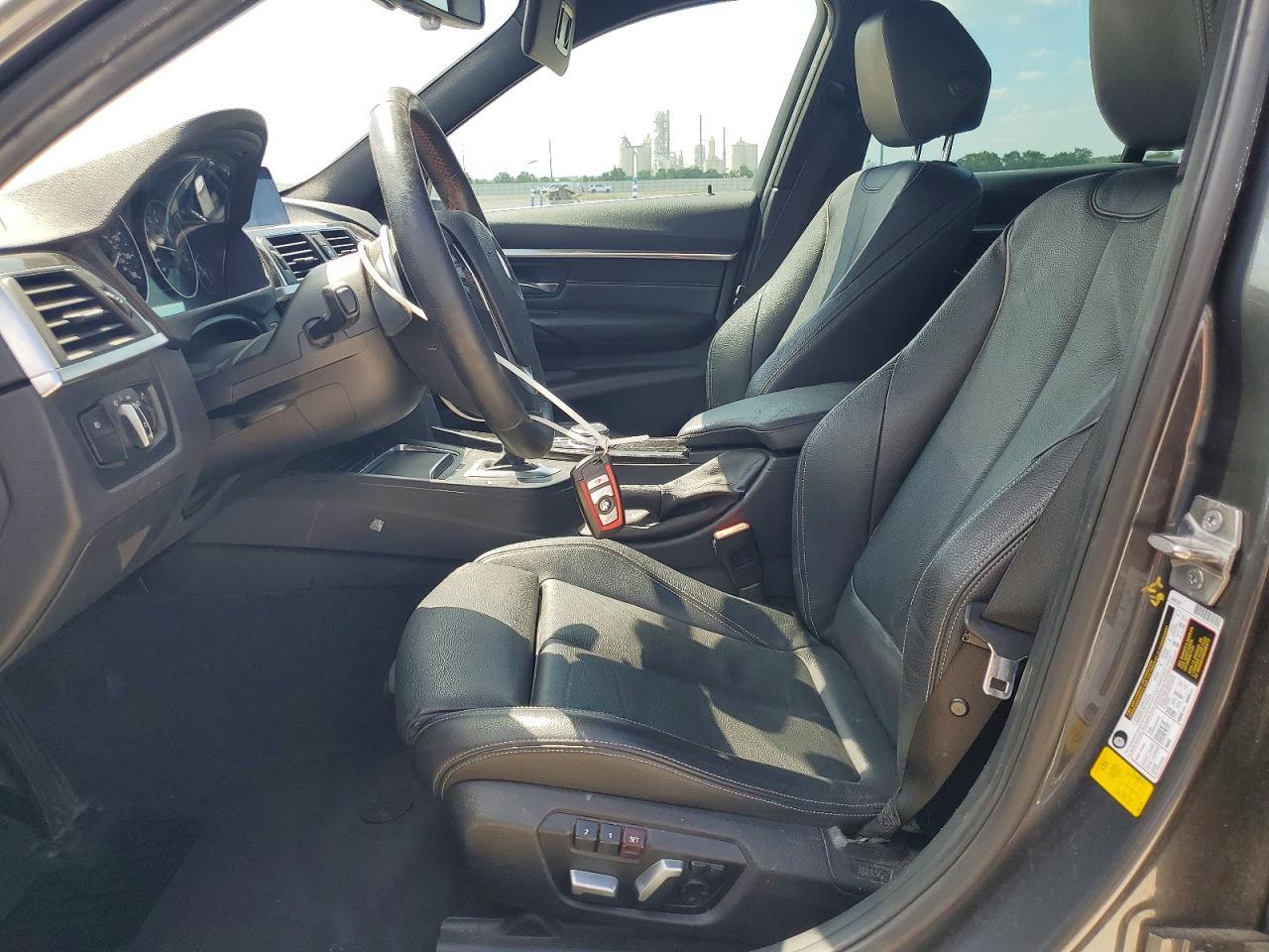 2017 BMW 330 I - zdjęcie 7