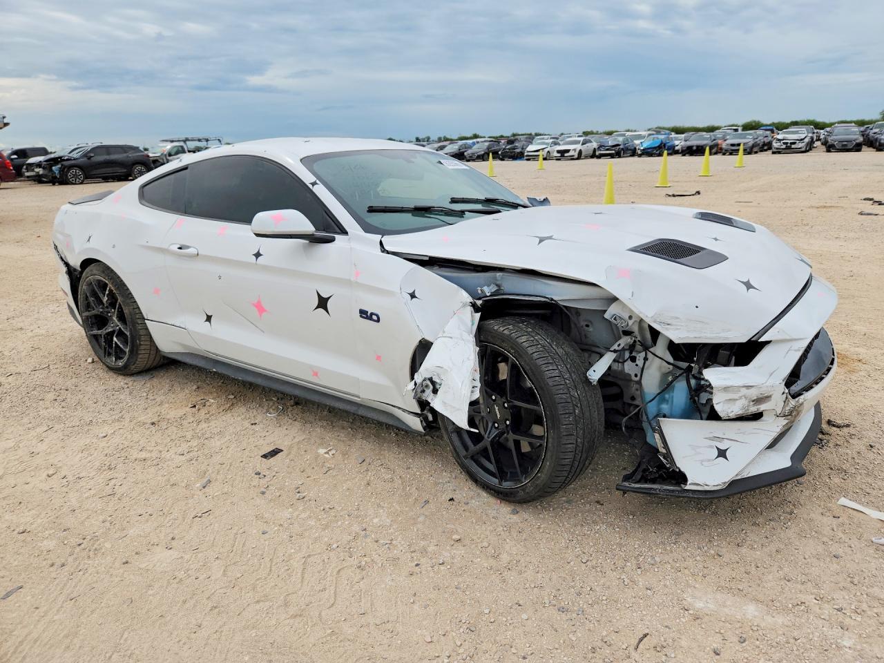 2020 Ford Mustang Gt - zdjęcie 4