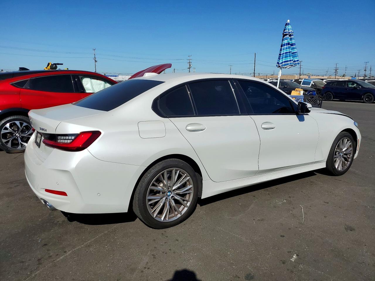 2023 BMW 330I - zdjęcie 3