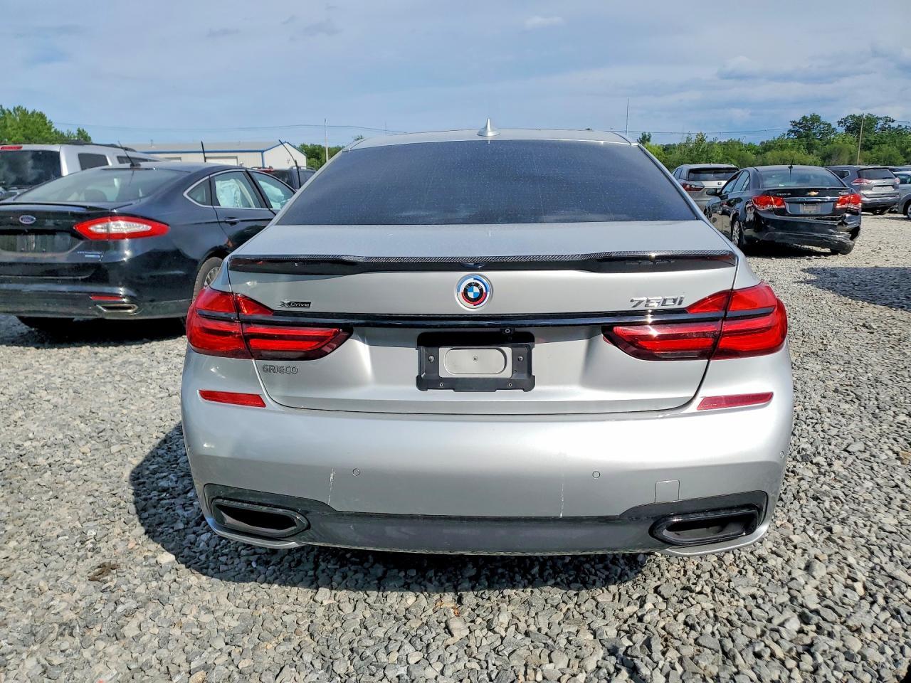 2017 BMW Seria 7 B7 - zdjęcie 6