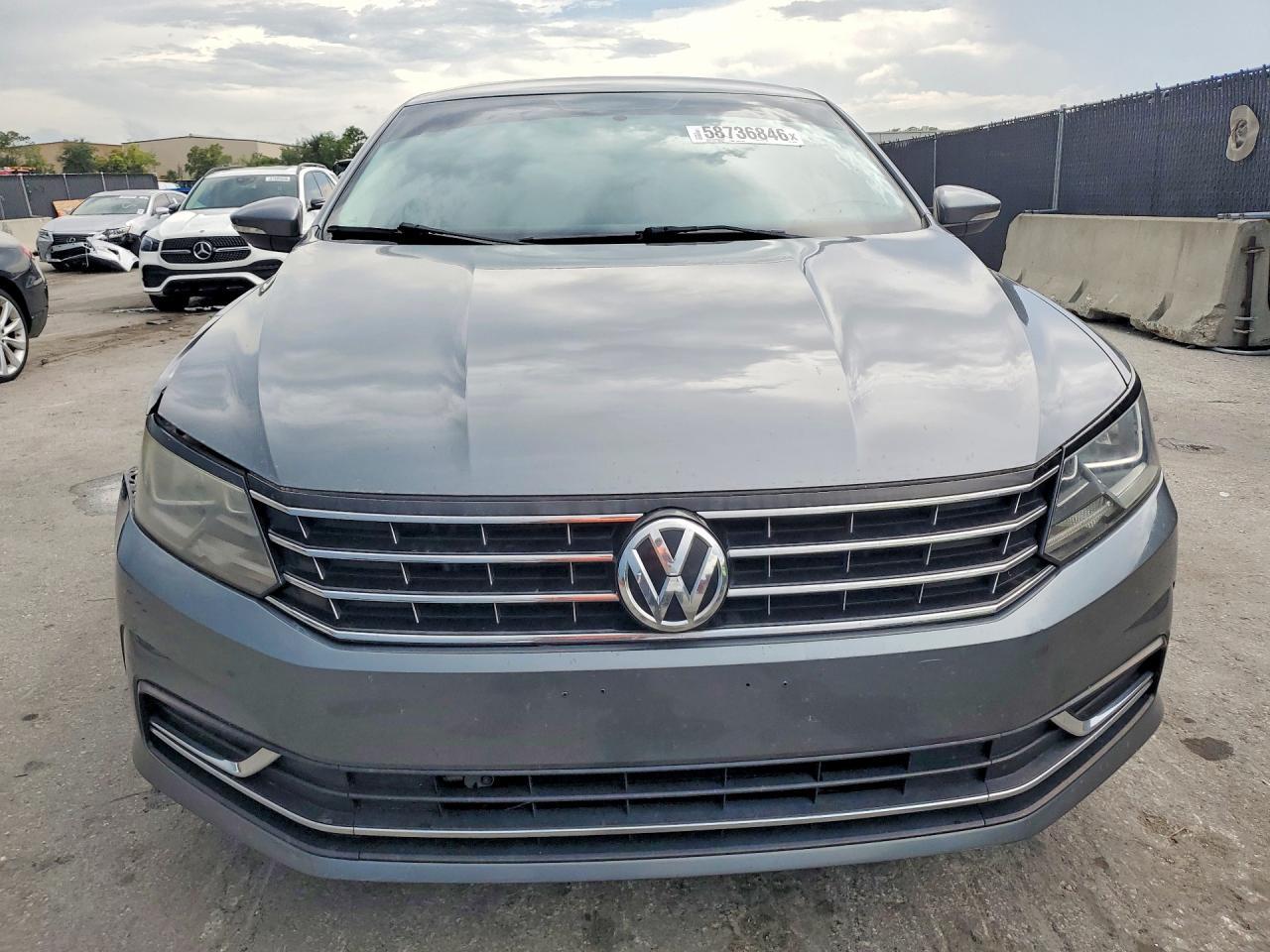 2016 Volkswagen Passat S - zdjęcie 5