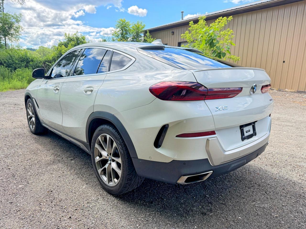 2020 BMW X6 xDrive40I - zdjęcie 3