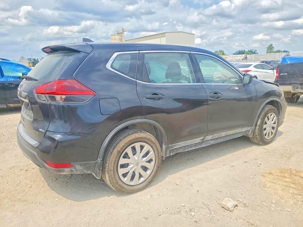 2018 Nissan Rogue S - zdjęcie 3