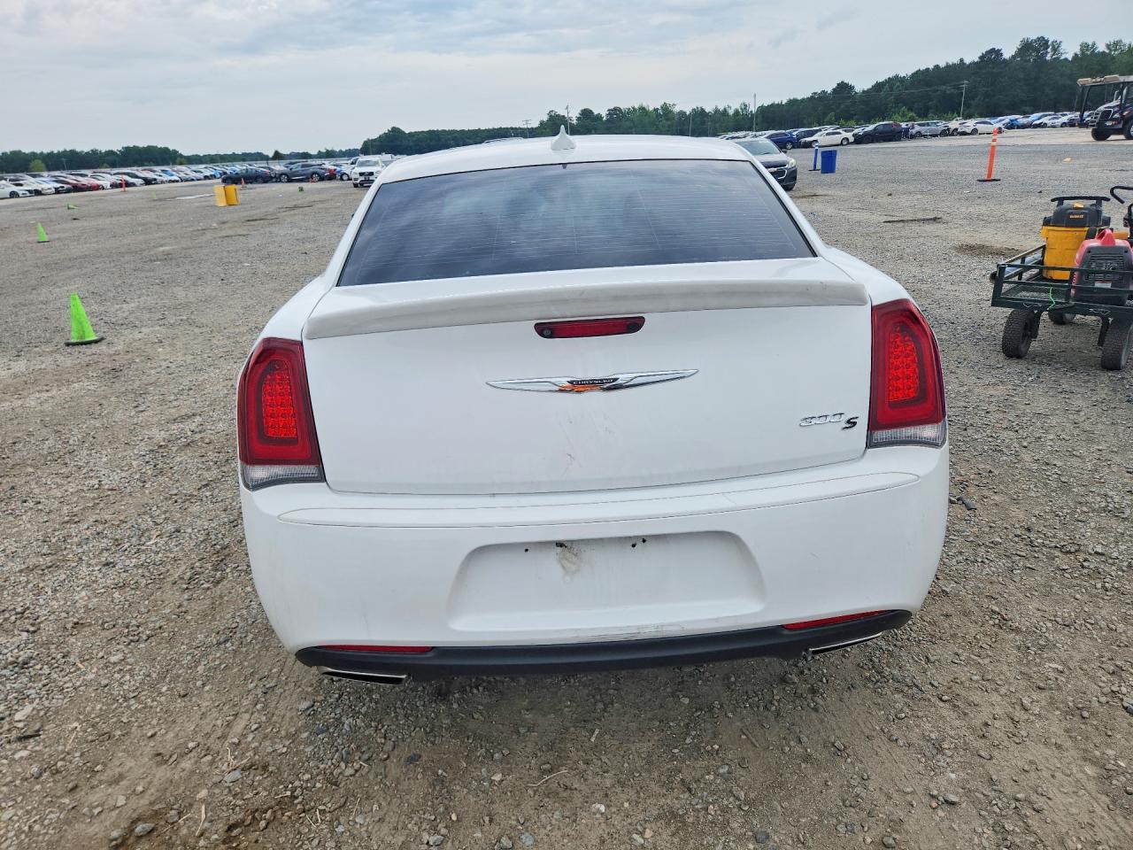 2020 Chrysler 300 S - zdjęcie 6