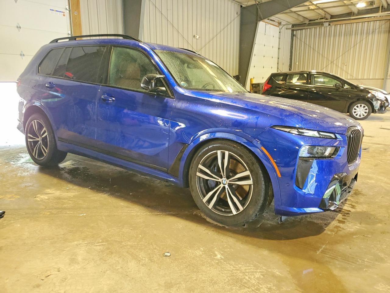 2025 BMW X7 M60I - zdjęcie 4