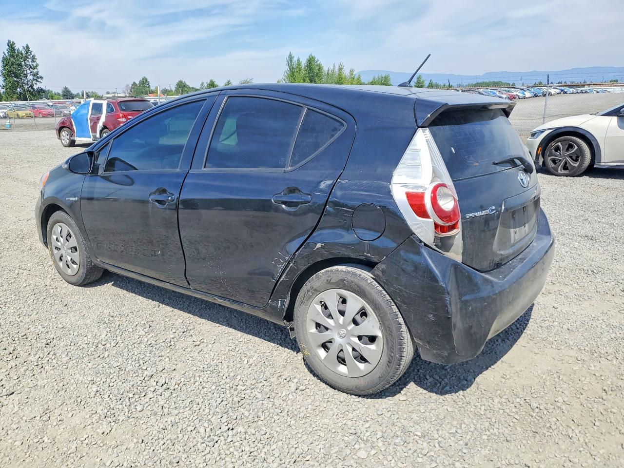 2014 Toyota Prius C One - zdjęcie 2