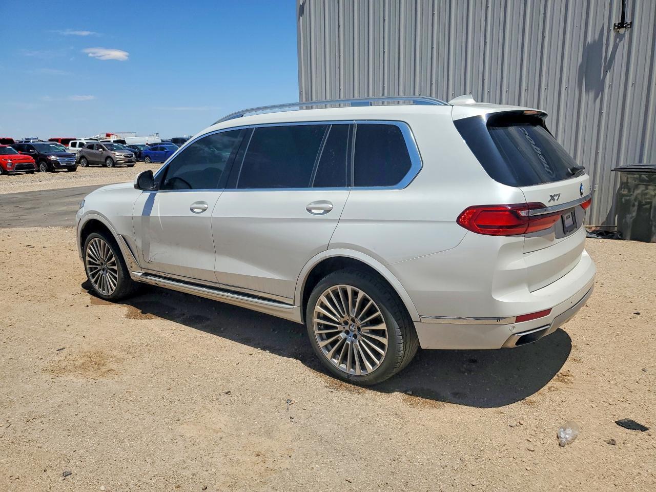 2020 BMW X7 xDrive40I - zdjęcie 2