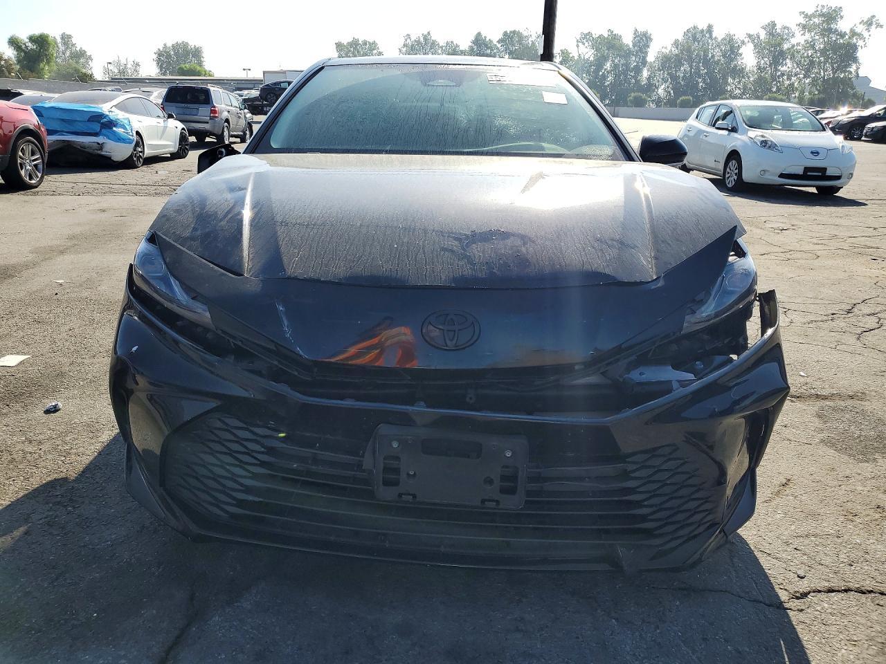 2025 Toyota Camry - zdjęcie 5