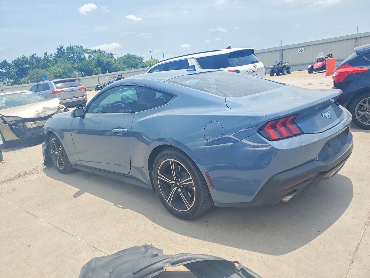 2025 Ford Mustang - zdjęcie 2