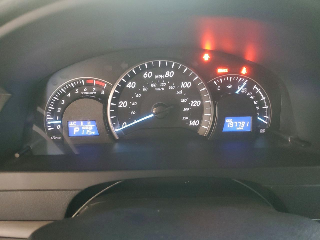 2015 Toyota Camry Le - zdjęcie 9