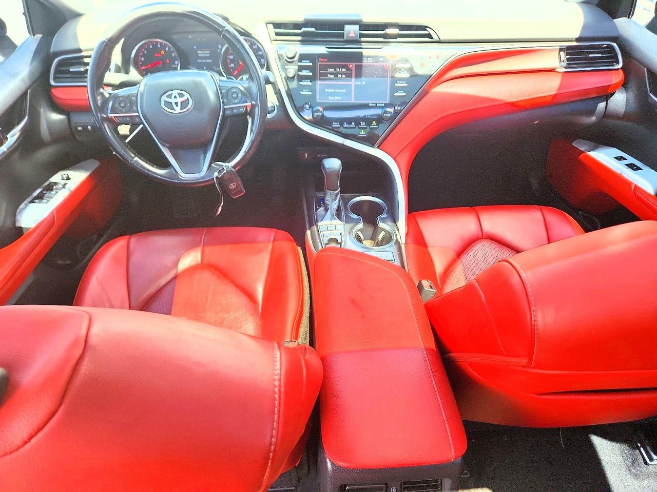 2019 Toyota Camry Xse - zdjęcie 8