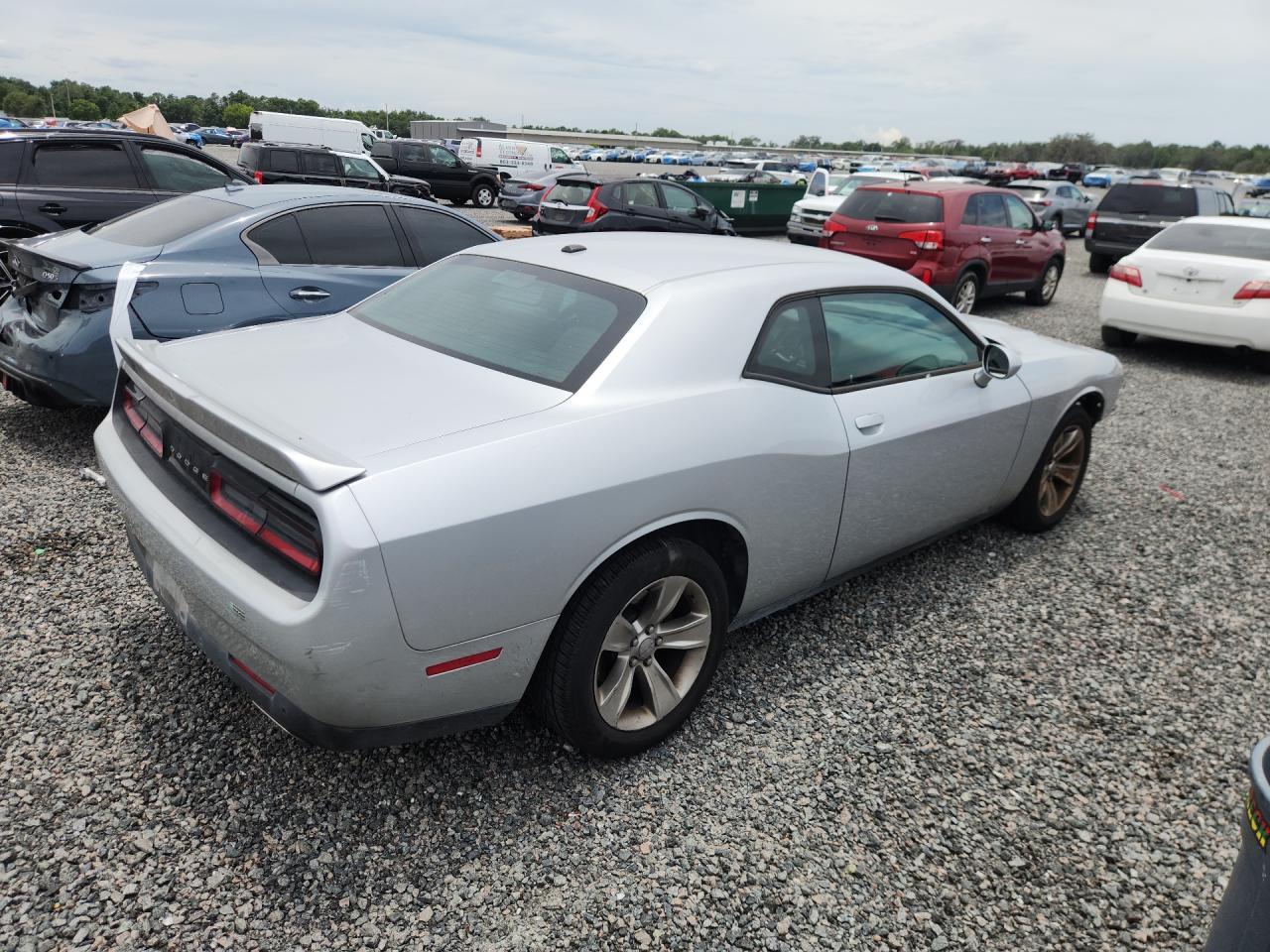 2021 Dodge Challenger Sxt - zdjęcie 3