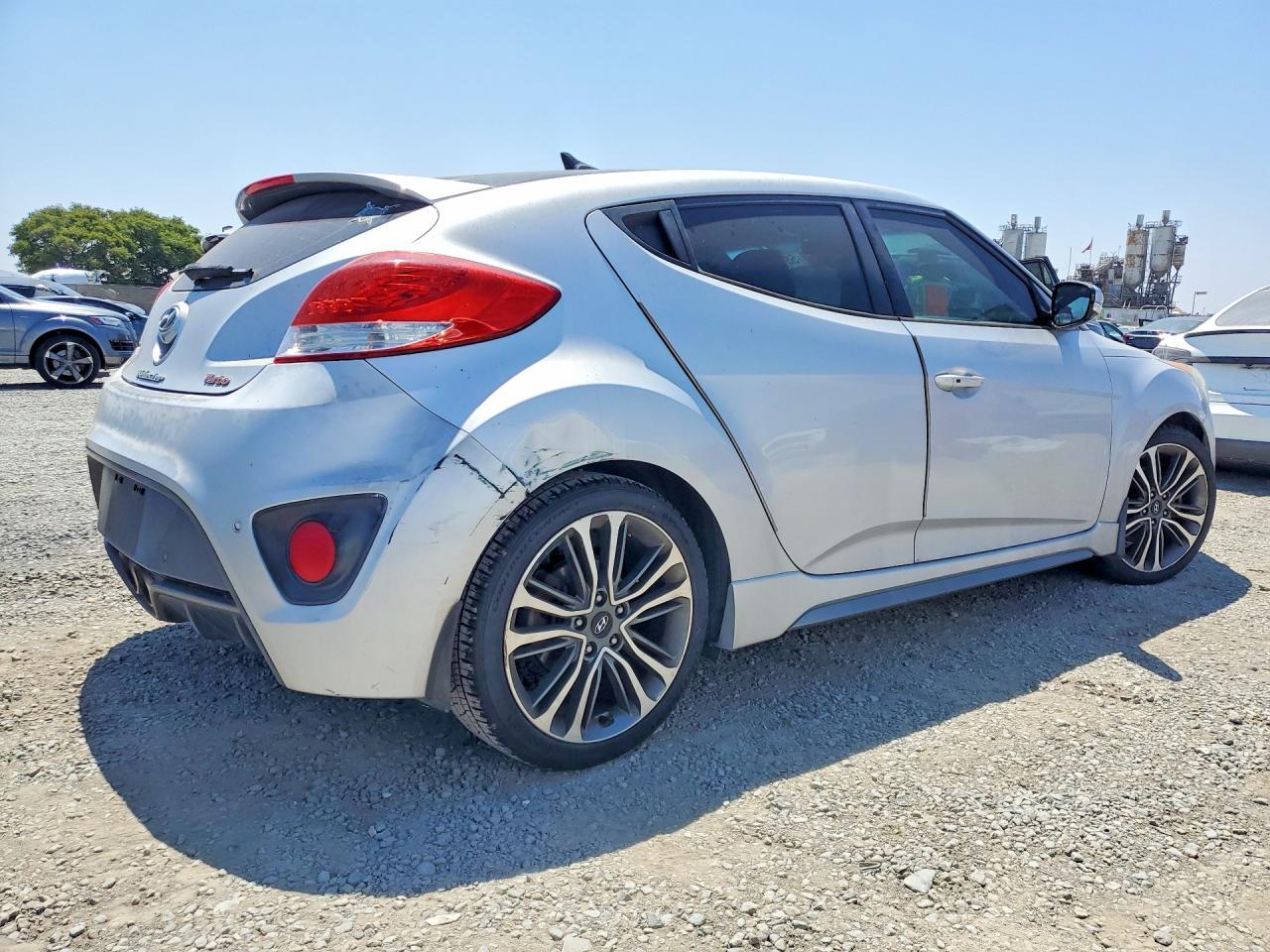 2016 Hyundai Veloster Turbo - zdjęcie 3