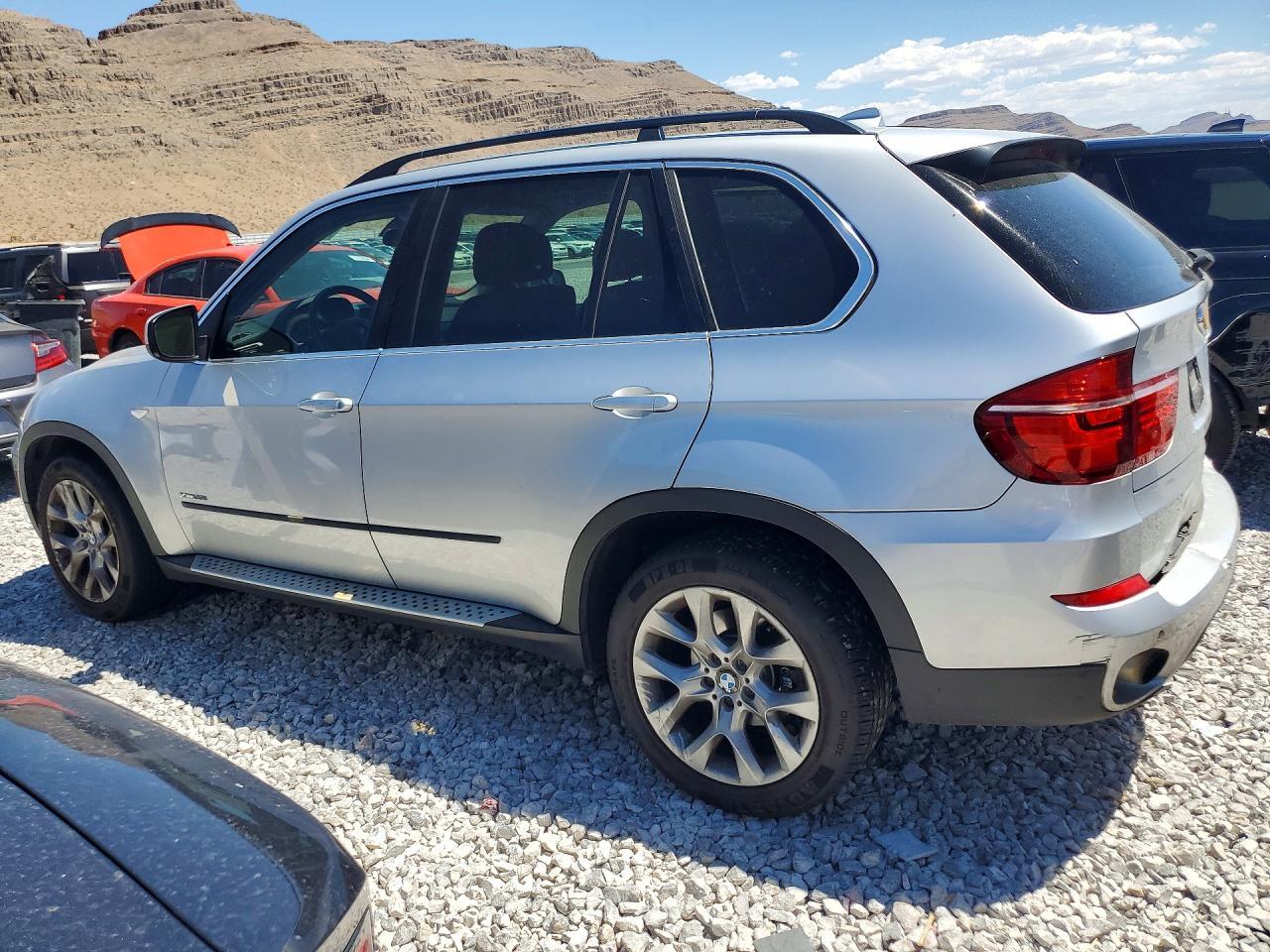 2013 BMW X5 xDrive35I - zdjęcie 2