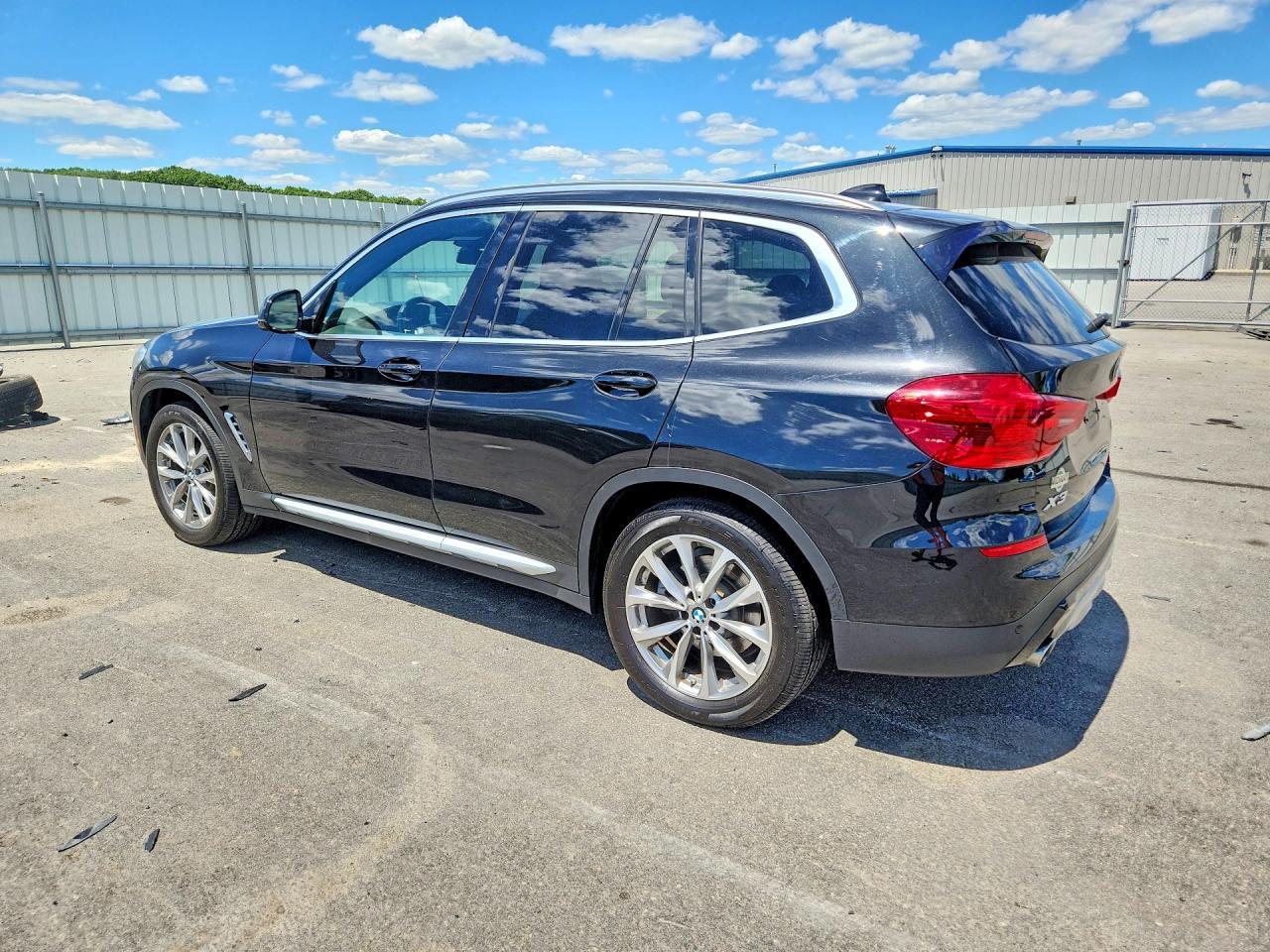2019 BMW X3 xDrive30I - zdjęcie 2