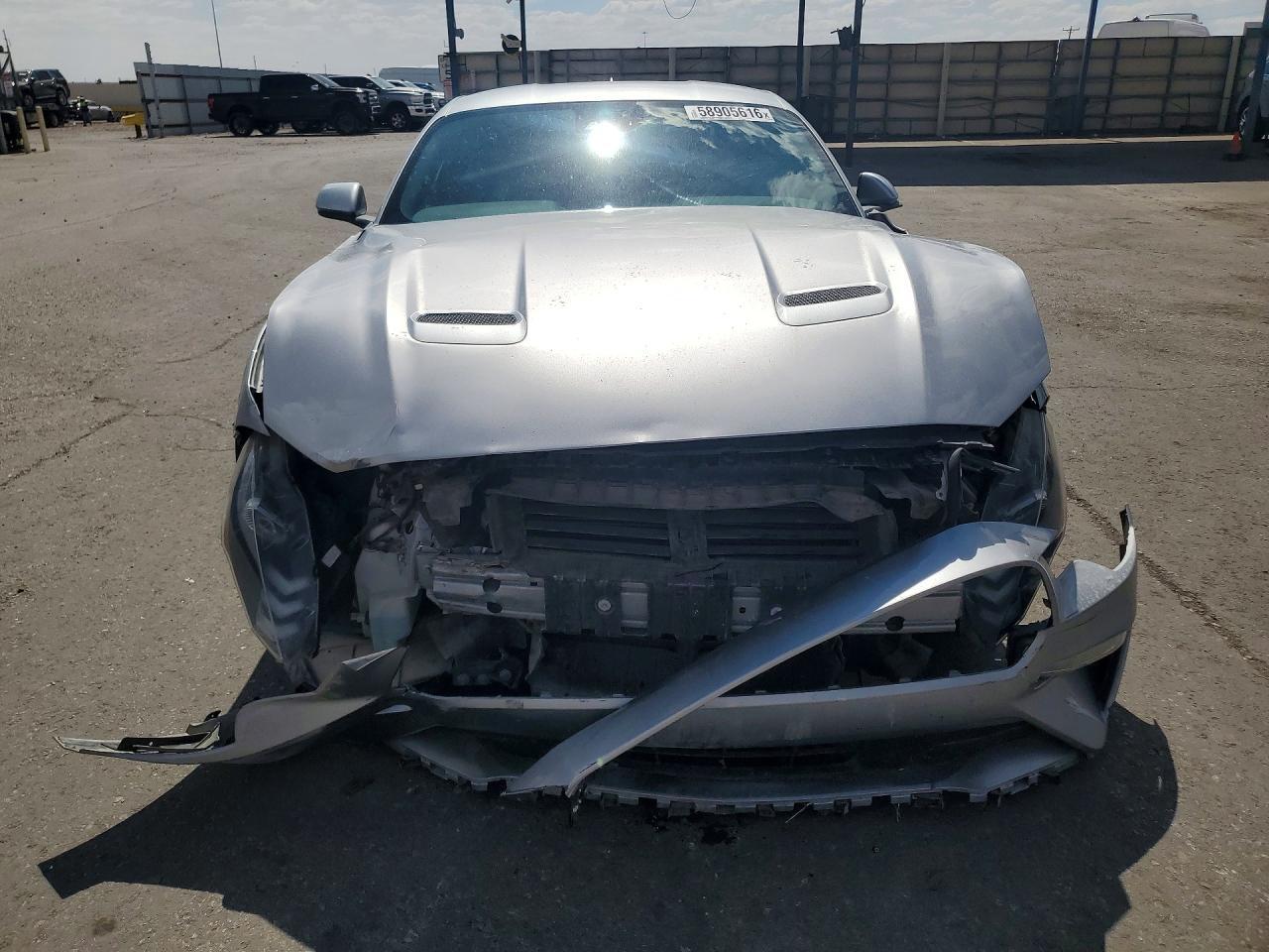 2022 Ford Mustang - zdjęcie 5