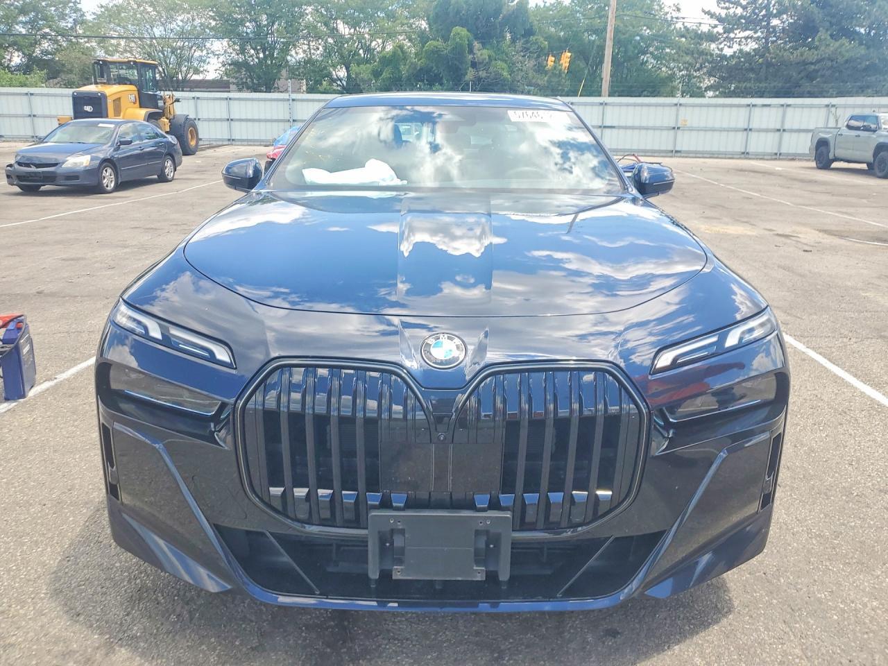 BMW Seria 7 - zdjęcie 5